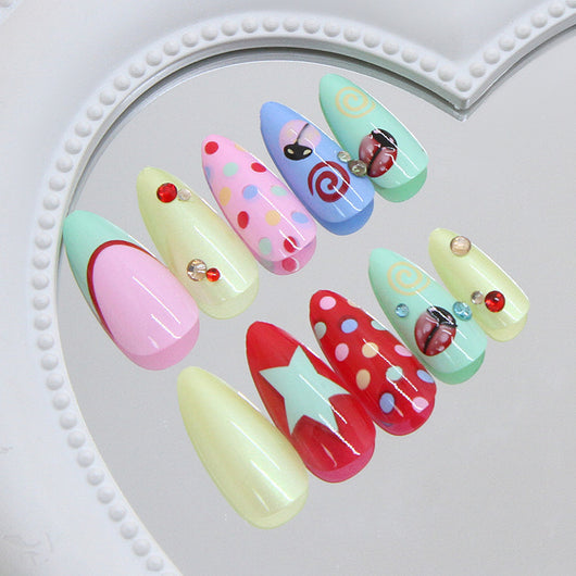 Uñas Postizas Mariquita Dopamina - 24 Piezas Almendradas con Lunares y Diamantes - Image 4
