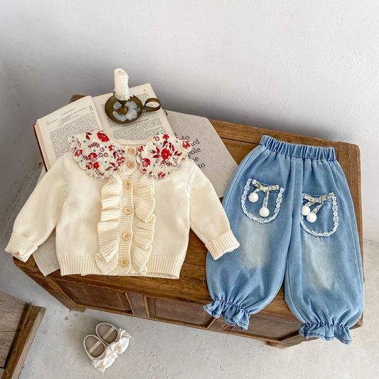 Abrigo Tejido para Niña con Cuello en V y Volantes - Primavera - Image 2