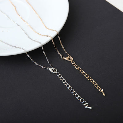 Collar Corto Cadena Clavícula Luna y Estrella - Image 9