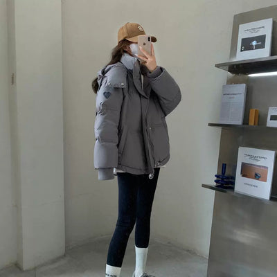Abrigo Acolchado Gris con Corazón Talla Grande para Mujer