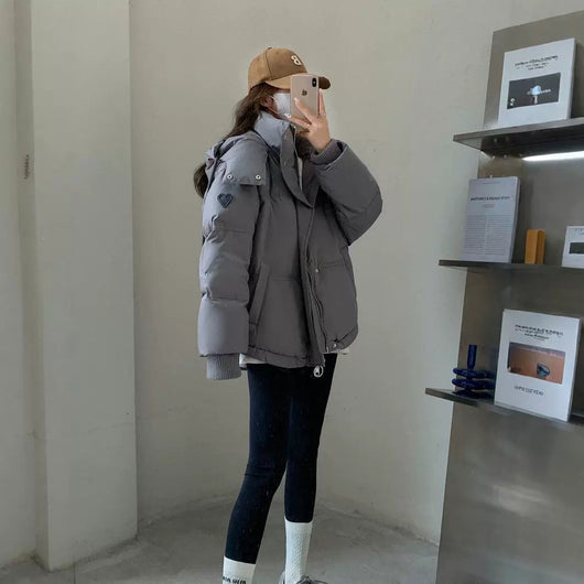 Abrigo Acolchado Gris con Corazón Talla Grande para Mujer