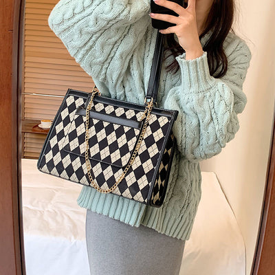 Bolsa Escolar Commuter con Cadena y Diseño Rombo para Mujer - Image 10