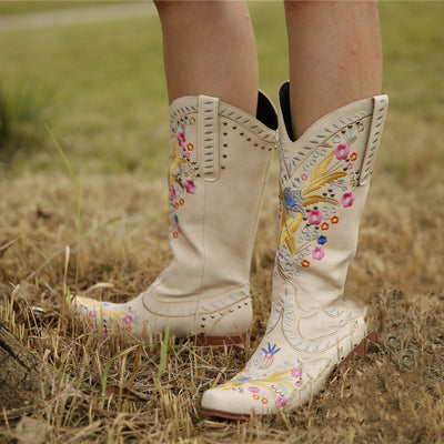 Botas Étnicas Bordadas de Caña Media con Tacón - Image 11