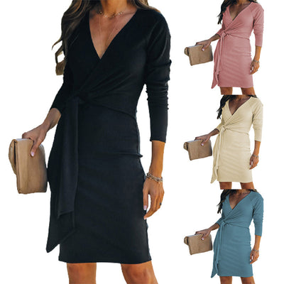 Vestido Ajustado con Escote en V y Cinturón Decorativo - Image 9