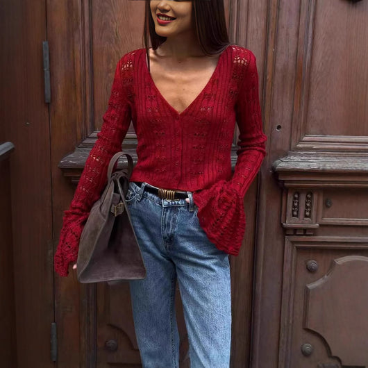 Blusa Corta Tejida con Mangas Acampanadas y Cortes Atrevidos - Image 2
