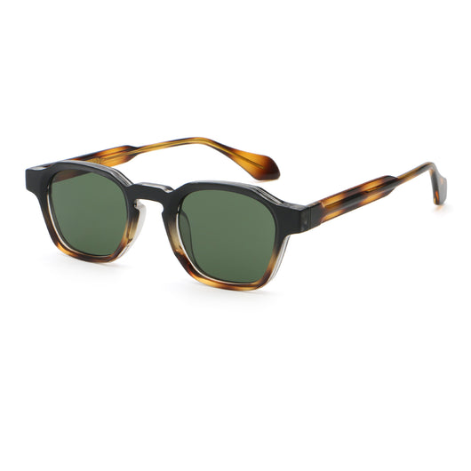 Classic fashion sunglasses with a black and tortoiseshell quadrilateral frame and dark green lenses, angled view. - Image 4