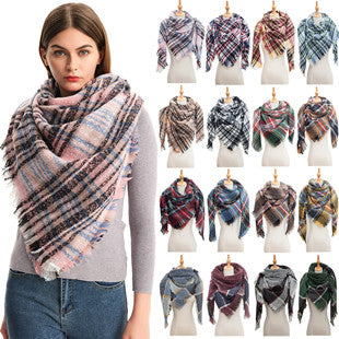 Chal Triangular Escocés para Otoño e Invierno - Amplio y Versátil - Image 63