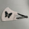 Mariposas grises