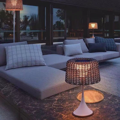 Lámpara de Piso LED Inteligente para Jardín y Terraza Impermeable - Image 4