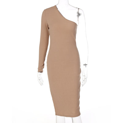 Vestido Tejido Ajustado con Hombro Descubierto y Abertura Lateral - Image 5