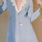 Vestido Elegante con Cuello Solapa, Cristales y Mangas Abullonadas Bicolor