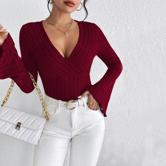 Blusa Base Layer Rojo Vino Cuello V Manga Acampanada Ajustada - Image 3