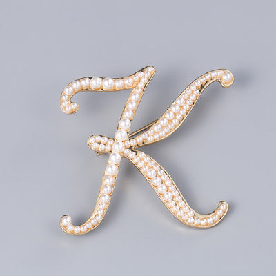 Broche Personalizado con Iniciales en Perlas - Alfiler Elegante para Mujer - Image 15