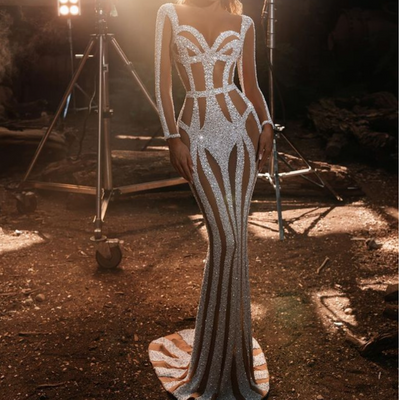 Vestido de Noche Fishtail Dorado con Detalles Brillantes - Colección Banquete - Image 8