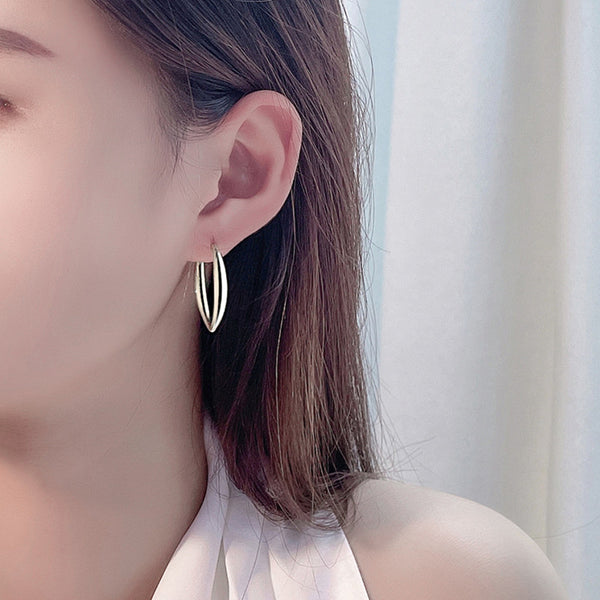 Aretes de Plata con Diseño de Textura y Personalidad Elegante