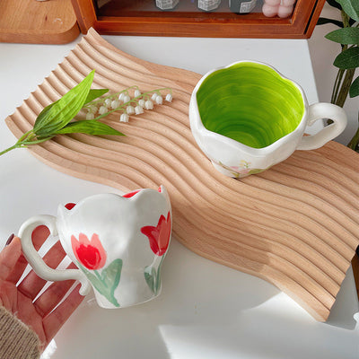 Taza de Agua Artesanal de Cerámica con Flores Tulipán y Lirio del Valle - Image 12