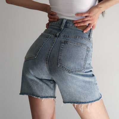 Shorts de Mezclilla con Ruedo Deshilachado - Image 8
