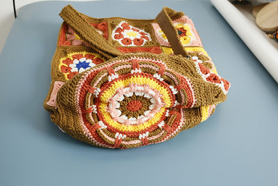 Bolsa Bucket Artesanal Tejida a Mano con Estilo Étnico Cuadros Abuela - Image 9