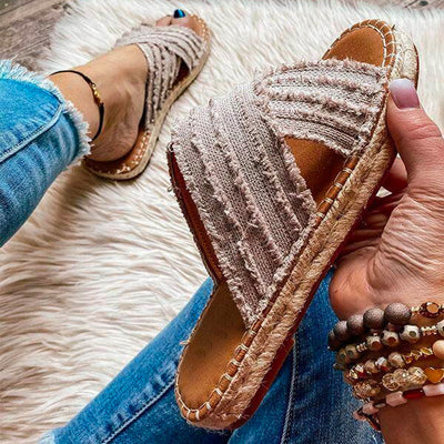 Sandalias Planas con Borlas Talla Grande para Mujer - Cómodas y Elegantes - Image 8