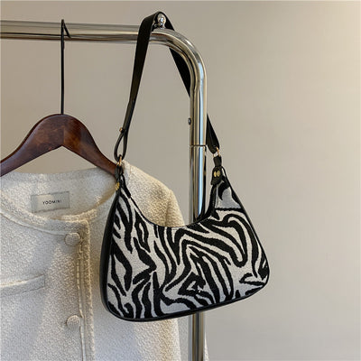 Bolso Cuadrado Retro con Estampado Asimétrico - Image 10