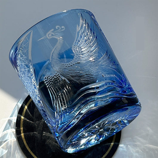 Vaso de Whiskey Artesanal con Grúa Tallada a Mano - Azul Agua - Image 3