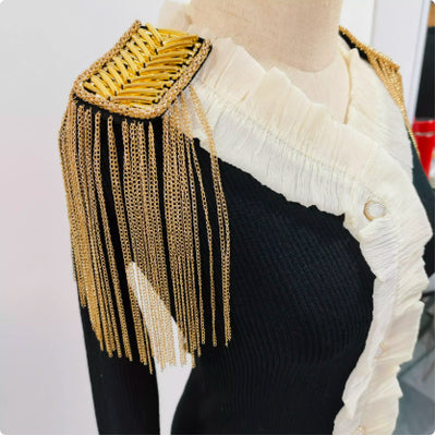 Cadena Larga de Metal con Borla y Hombreras - Accesorio Versátil Unisex - Image 9