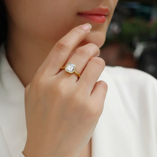 Anillo de Oro para Mujer con Moissanita - Diseño Cerrado Elegante - Image 6