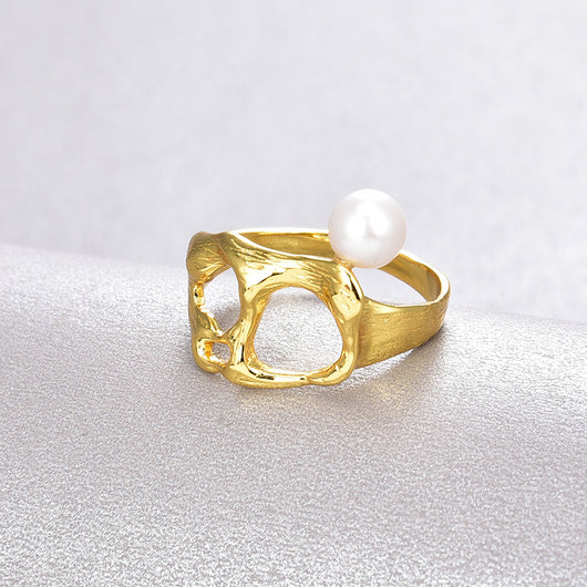 Anillo de Plata S925 Bañado en Oro 18k con Perla y Diseño Calado - Image 4