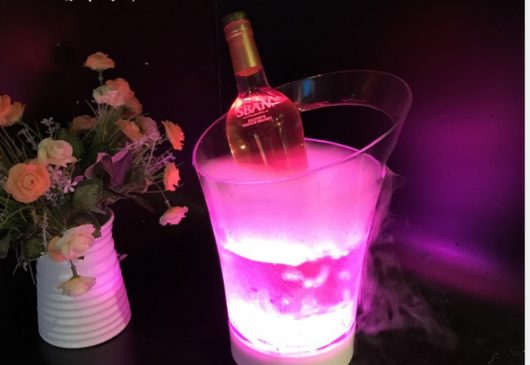Cubo de Hielo Portátil con Carga LED y Luz Intermitente - Image 7
