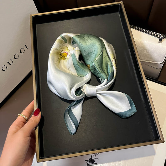 Pañuelo de Seda Beige Cuadrado para Mujer - Versátil y Fácil de Combinar - Image 32