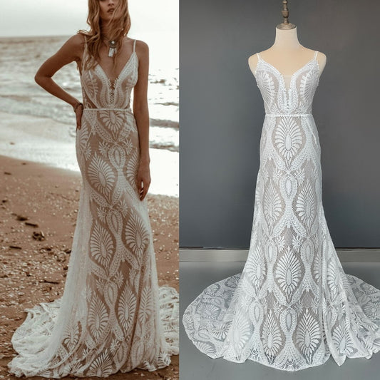 Vestido de Novia Bohemio con Escote V, Encaje y Tirantes Finos - Diseño Backless para Playa