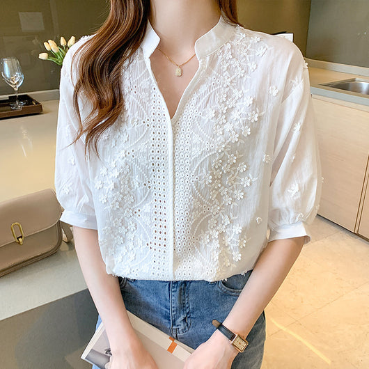 Blusa Blanca Elegante con Cuello V, Encaje Jacquard y Mangas Abullonadas - Image 6
