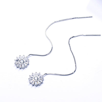 Aretes de Cristal Navideño con Borla - Diseño Copo de Nieve Elegante para Mujer - Image 3