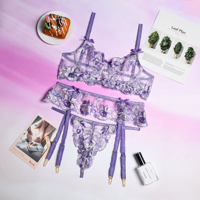 Conjunto de Faja Clásica con Bordado Floral y Patchwork - Image 12