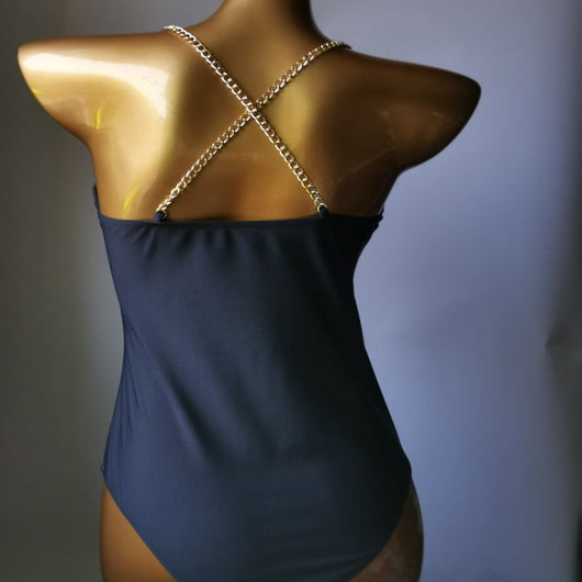 Traje de Baño Enterizo Confeccionado a Mano con Detalles Perforados - Image 9
