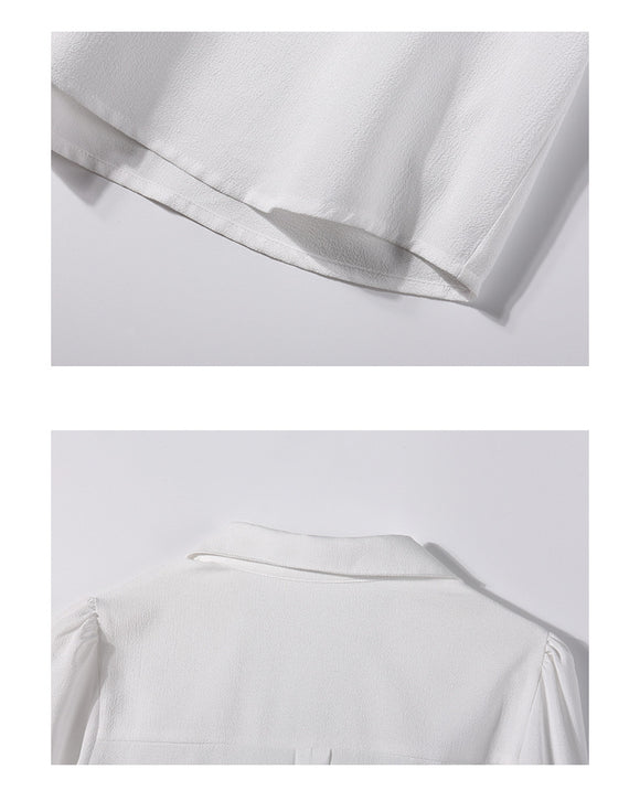 Blusa Clásica con Lazo Contrastante en Colores Sólidos