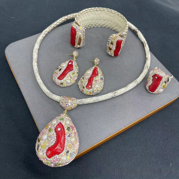 Conjunto de Joyas de Cuero Genuino con Incrustaciones de Bambú Marino y Perlas - Colección Otoño Invierno