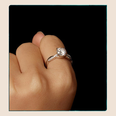 Anillo de Moissanita de 1 Quilate D Color con Diseño de Garra Retorcida - Image 19