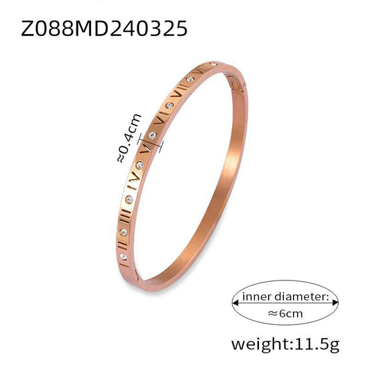 Pulsera de Titanio Chapada en Oro con Diseño Romano Grabado y Diamantes Incrustados - Image 9