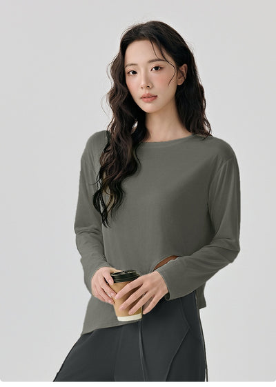 Blusa Deportiva Modal con Recortes Laterales y Cordón Ajustable - Image 25