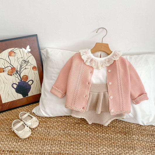 Conjunto de Dos Piezas para Bebé Niña - Cardigan Bicolor con Falda Pantalón Suspensores - Image 21