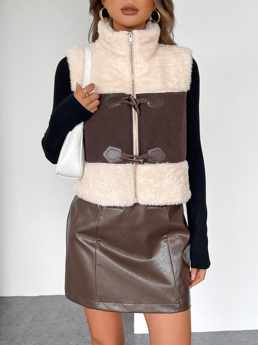 Chaleco de Lana Merino Bicolor con Detalles en Cuero y Pelaje - Image 8