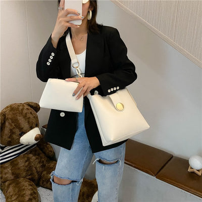Set de 2 Bolsos de Cuero Genuino para Mujer - Bolso Tipo Bucket y Mensajero - Image 9