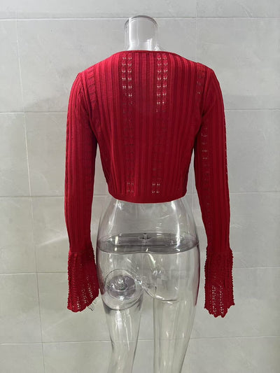 Blusa Corta Tejida con Mangas Acampanadas y Cortes Atrevidos - Image 42