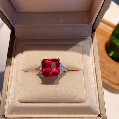 Anillo de Rubí y Esmeralda Sintética con Elegancia Clásica para Mujer - Image 12