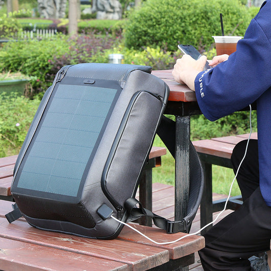 Mochila Solar para Hombre con Panel Fotovoltaico - Ligera y Flexible