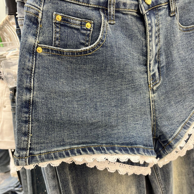 Shorts de Mezclilla Chic con Ribete de Encaje - Image 12