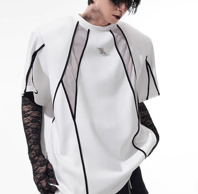 Remera Negra con Costuras Huecas y Acolchado en Hombros - Image 10