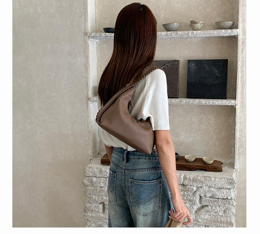 Bolsa de Moda Texturizada en Forma de Media Luna para Axila - Image 20