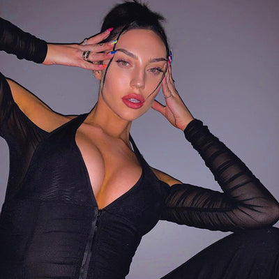 Camisa Base Blanca Manga Larga Cuello V Ajustada - Image 7
